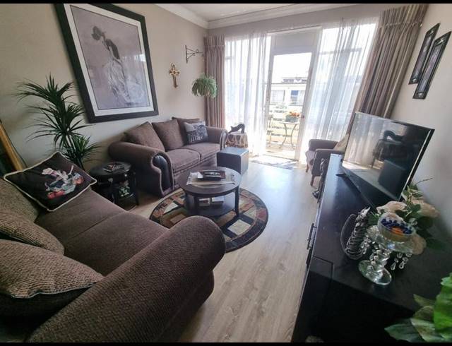 2 BEDROOM TOWNHOUSE FOR SALE IN NEW REDRUTH